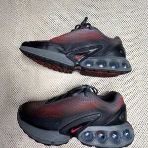 Nike Air Max Dn
Black University
Red Iron Grey men size 8